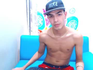 skinnygifted18 chaturbate