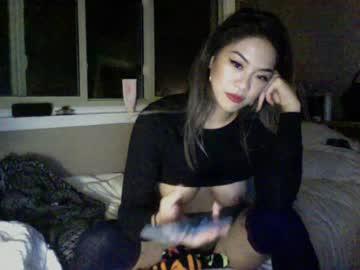 slinkyyurinaxx chaturbate