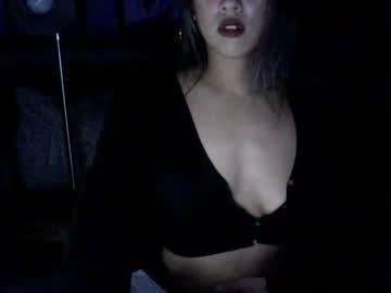 slinkyyurinaxx chaturbate