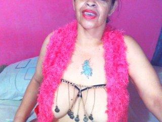 SweetKitten17 bongacams