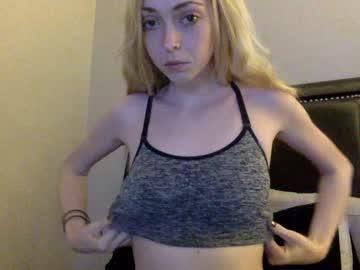 tinygirltakesbigcock chaturbate