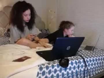 twobrokegirlz chaturbate