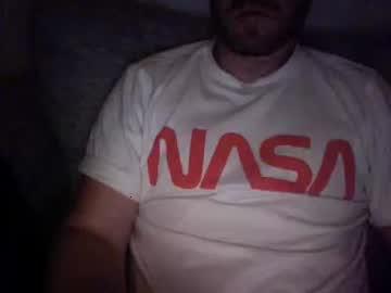 uk_guy_4u_0101111011 chaturbate