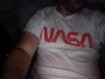 uk_guy_4u_0101111011 chaturbate